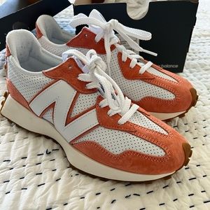 New I bought them thinking they were W 8, they are mens size 8 which is 9.5 w